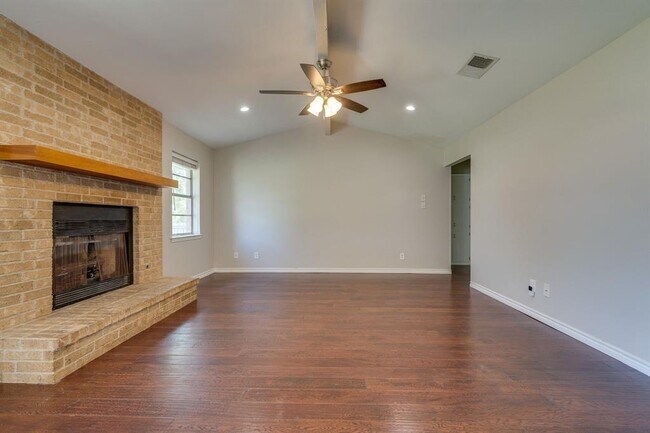 Building Photo - 2500 Quail Ridge Dr