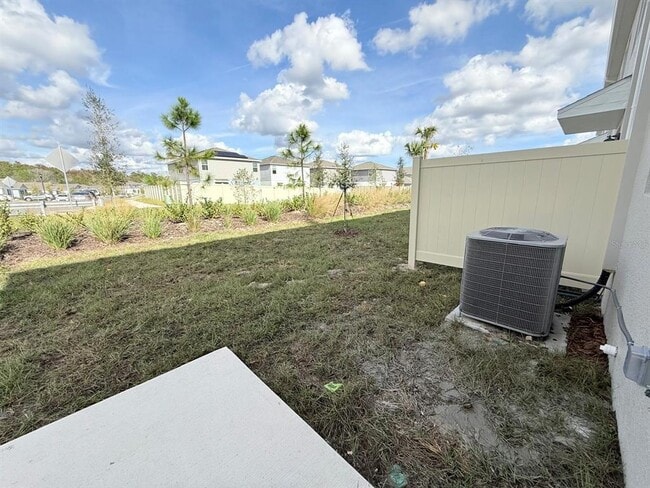 Building Photo - 2747 Skyline Lp