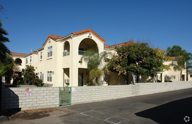 Building Photo - Park Glenn Senior Apartments