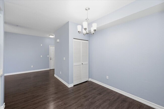 Building Photo - Move-In Ready Condo with Premium Community Amenities
