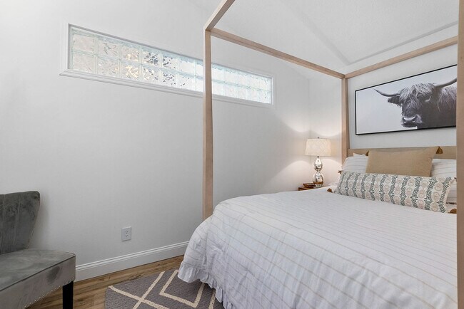 Building Photo - 152 Manresa Rd