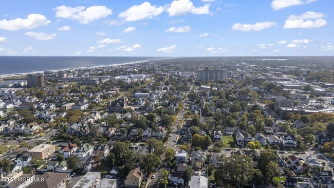 Building Photo - 601 4th Ave