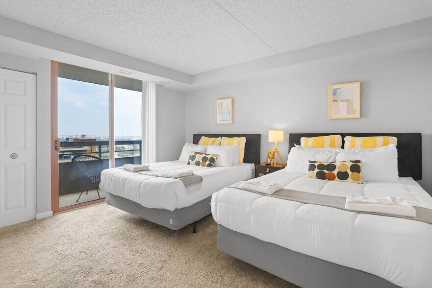 Building Photo - 401 12th St S