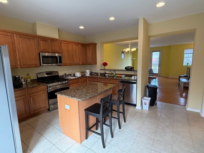 Building Photo - 2225 S Crambourne Way