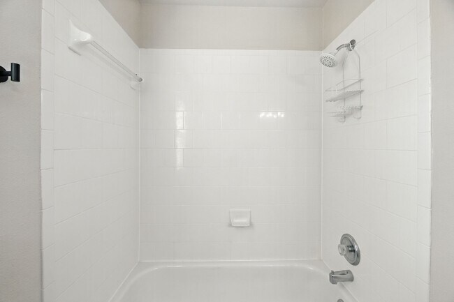 Building Photo - 3933 Brook Hollow Dr