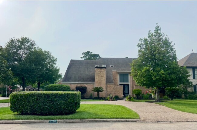Primary Photo - 6726 Saffron Hills Dr