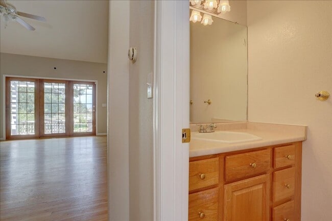 Building Photo - Amazing Custom Ranch with Privacy and Spra...