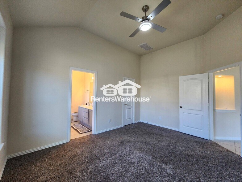 Building Photo - 12708 S Shore Dr