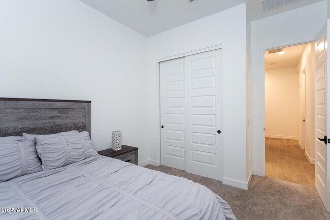 Building Photo - 8543 W Palo Verde Dr