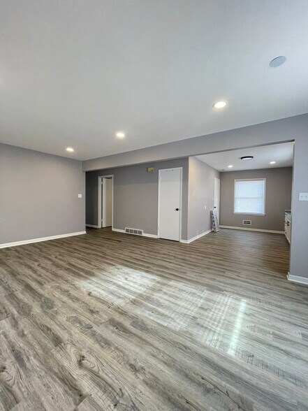 Building Photo - 3894 N 93rd St