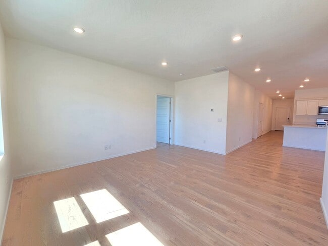 Building Photo - 5711 W Georgetown Ln