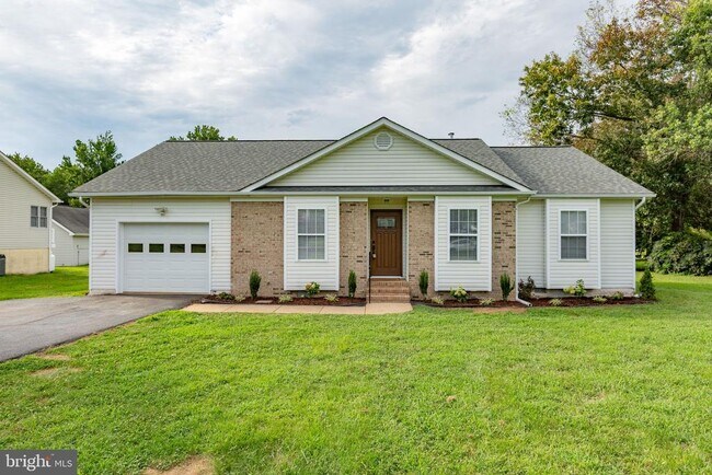 Building Photo - 205 Old Landing Ct