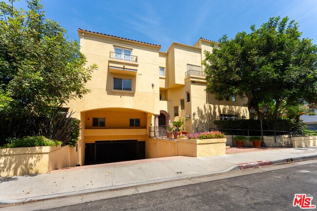Building Photo - 2311 Schader Dr
