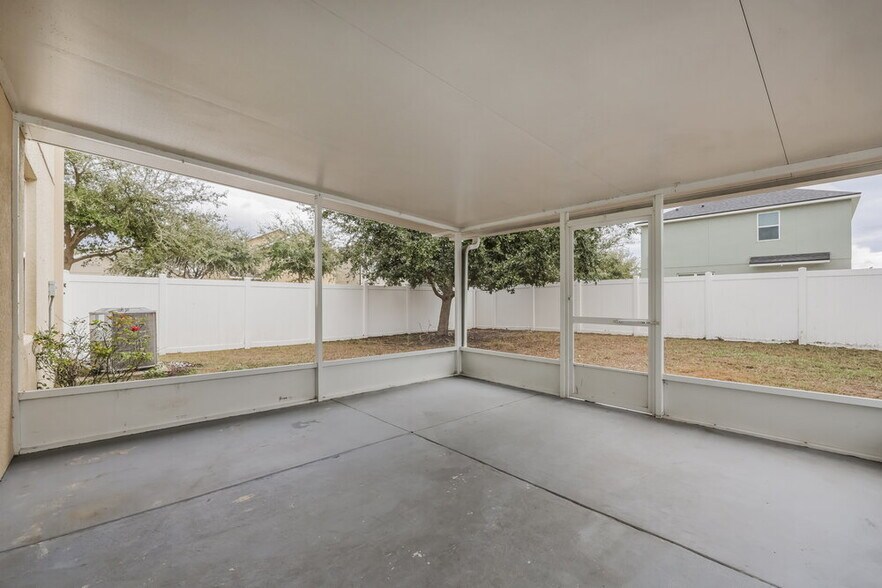 Building Photo - 12102 Fawn Brindle St