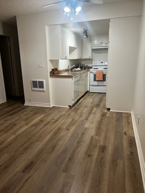 Building Photo - 2929 W 190th St