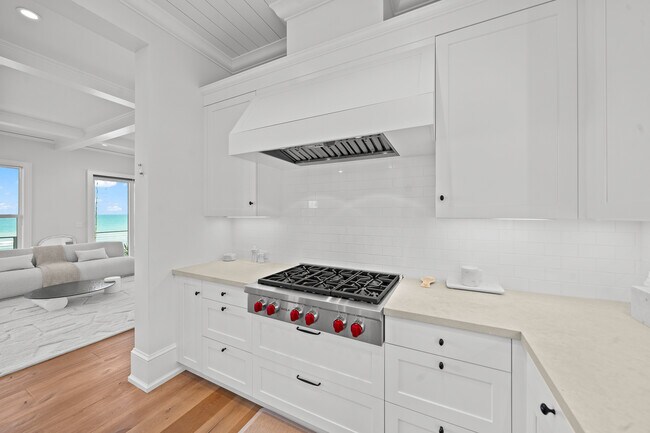 Building Photo - 5525 Jimmy Buffett Mem Hwy