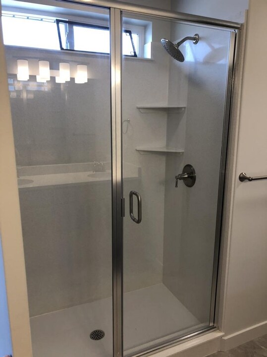 master shower - 441 W 3200 N