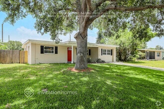 Building Photo - 9449 Park Lake Dr