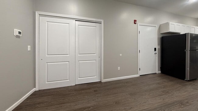 Building Photo - 275 S 56th St