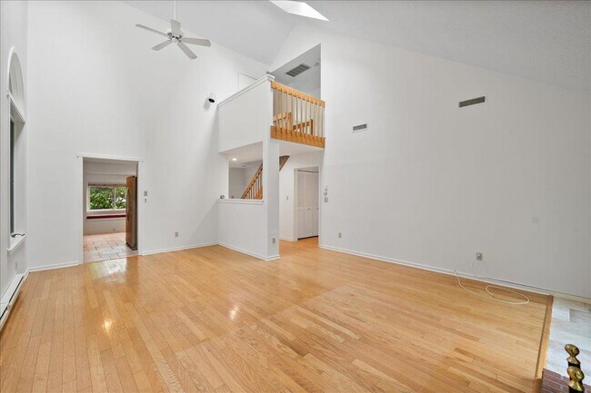 Building Photo - 605 Heritage Hills