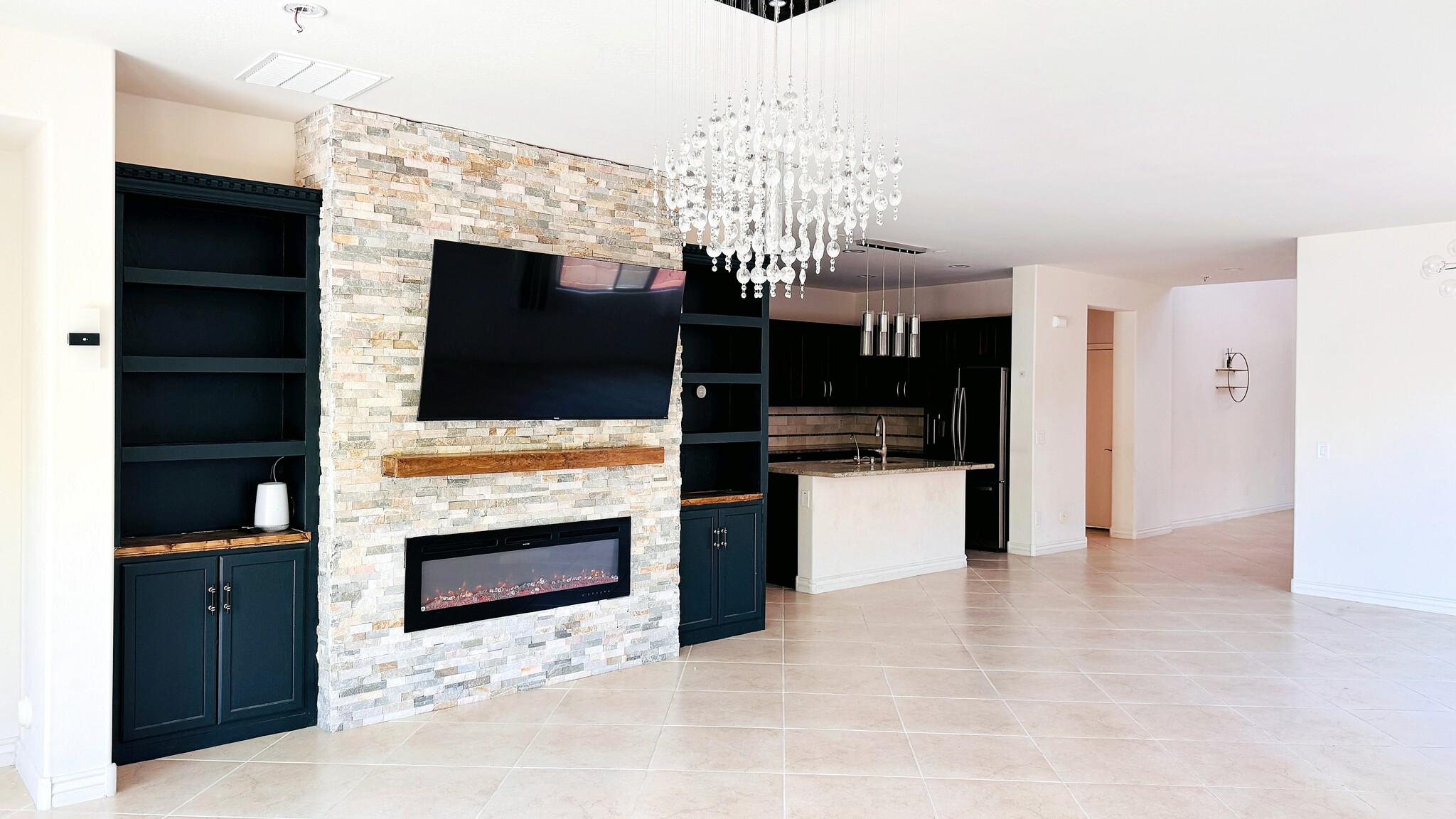 Building Photo - 2533 W Brisa Dr