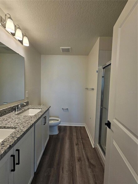 Building Photo - 9377 Westside Hls Dr