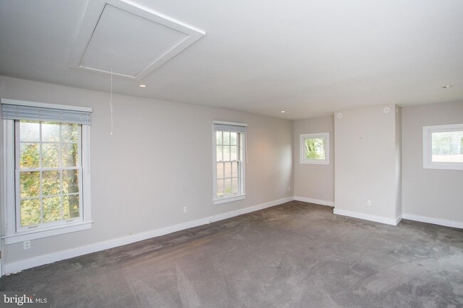 Building Photo - 2170 Daniel Bray Hwy