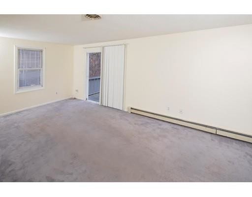 Building Photo - 261 Twin Lakes Dr