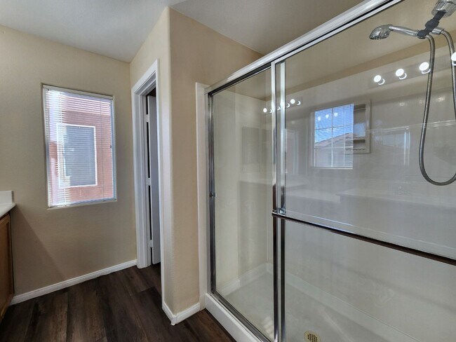 Building Photo - Lovely 3-Bedroom Home in a cul-de-sac