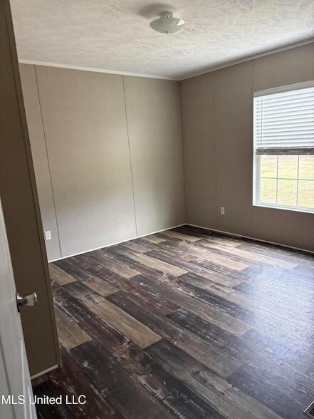 Building Photo - 1639 County Line Rd