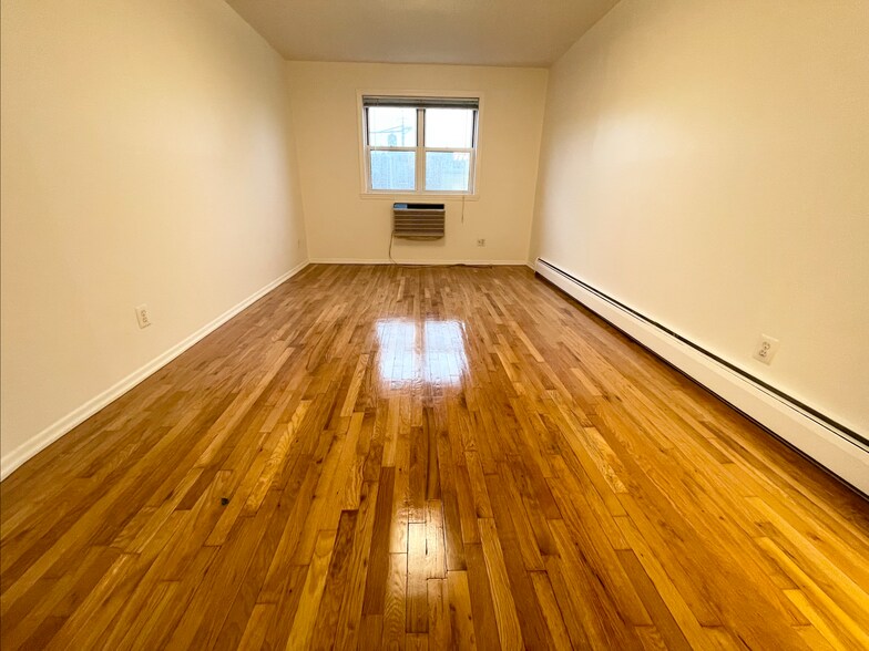 Building Photo - 4305 49th St