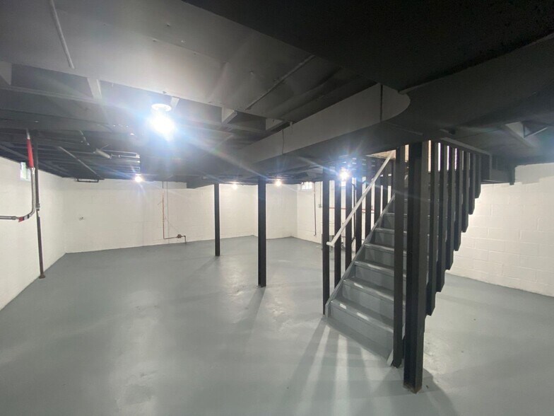 Building Photo - This beautifully updated 3-bedroom, 1-bath single-family home is ready for move-in!