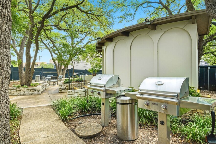 Building Photo - 1801 Lavaca St