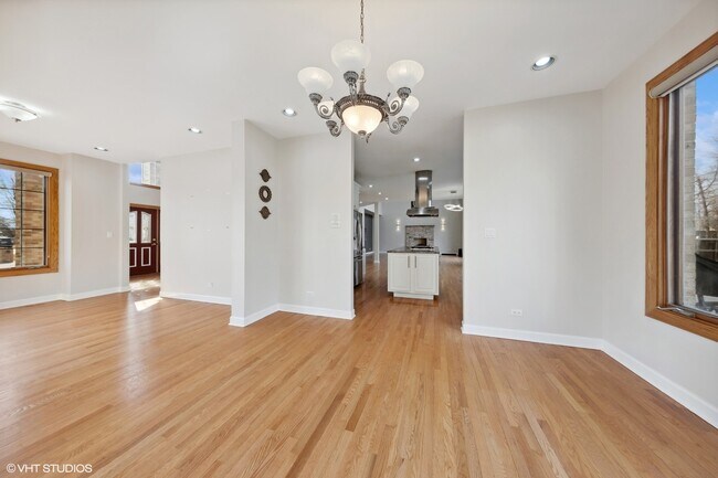 Building Photo - 17W234 Massel Ct