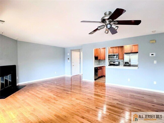 Building Photo - 1212 Woodhaven Dr