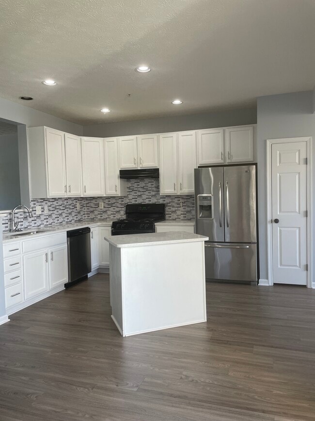 Kitchen - 1409 Pangbourne Way