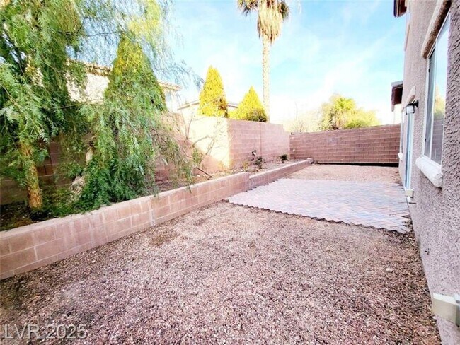 Building Photo - Beautiful Summerlin Home W/ Tesla 220V Cha...