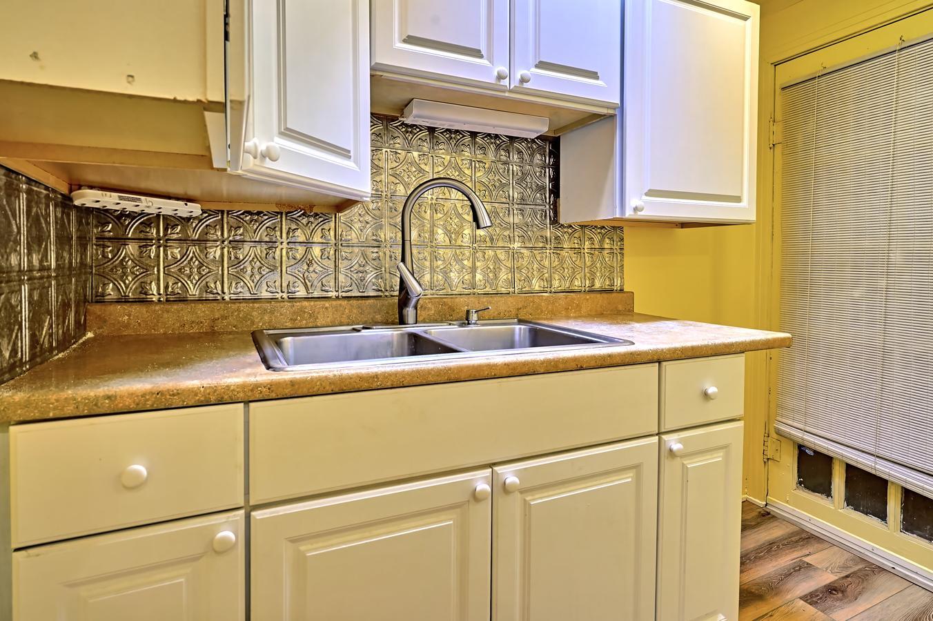 Building Photo - 1508 Edith Blvd NE