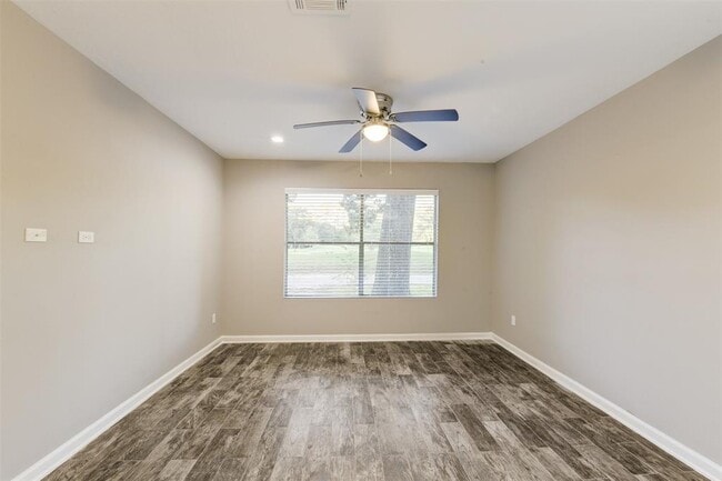 Building Photo - 3491 Balboa Cir