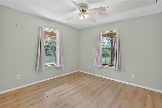 Building Photo - 9400 Live Oak Ln