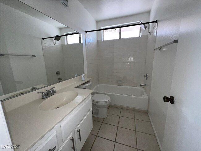 Building Photo - 1908 Misty Glade Dr