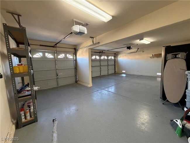 Building Photo - 871 Rainbolt Ln