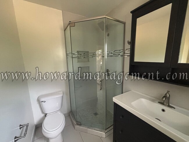 Building Photo - 01658CE