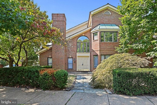 Primary Photo - 1459 Hampton Hill Cir