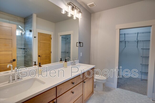 Building Photo - 1270 Tamarindo Ln