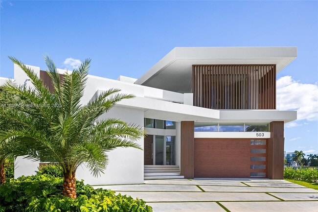 Building Photo - 503 Palm Dr