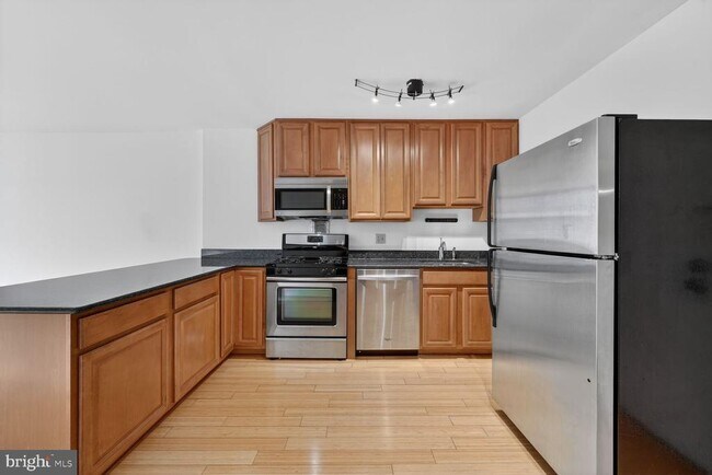 Building Photo - 1301 20th St NW