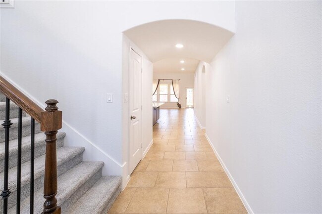 Building Photo - 17523 Quiet Shores Dr