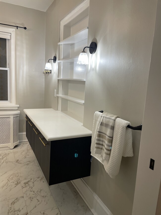 Building Photo - 1416 Riverview Ave