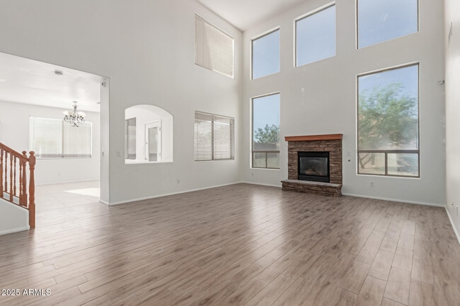 Building Photo - 40882 W Robbins Dr